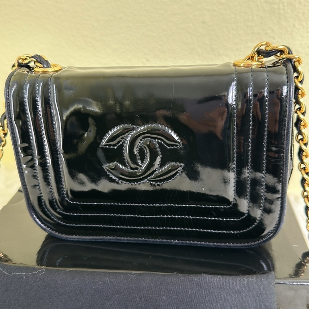 💯Authentic Chanel Black Patent Leather Chain Mini Bag🍀 - Picture 16 of 17